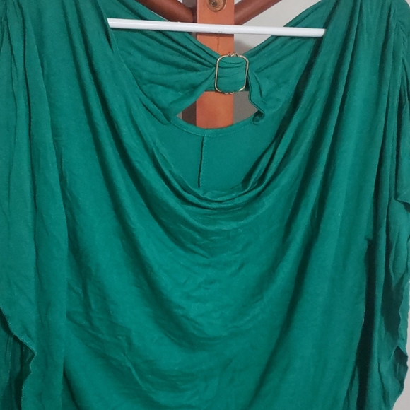 Green Ruffle top - Picture 3 of 5